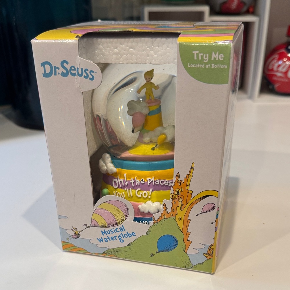 Dr. Seuss Musical Water Globe Oh! The Places You’ll Go Mint In Box